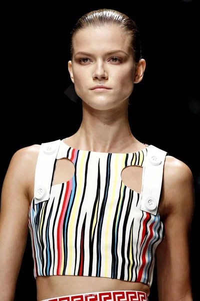 Look 25